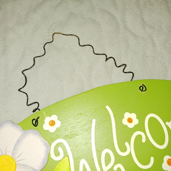 Vintage Spring "Welcome" Sign - Picture 3 of 7
